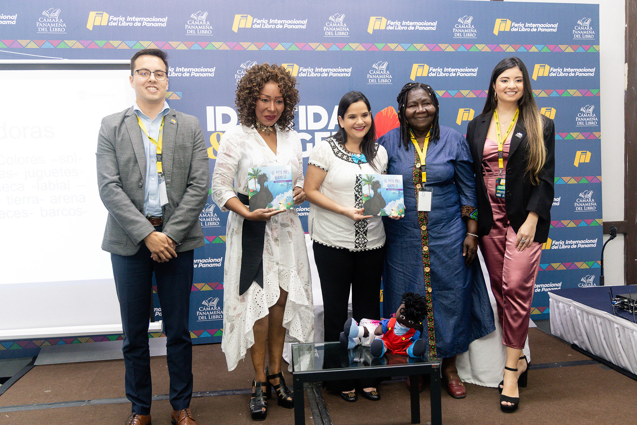 Mary Grueso Romero con el conversatorio “Mujeres Pacificas” participó en la Feria Internacional del Libro de Panamá